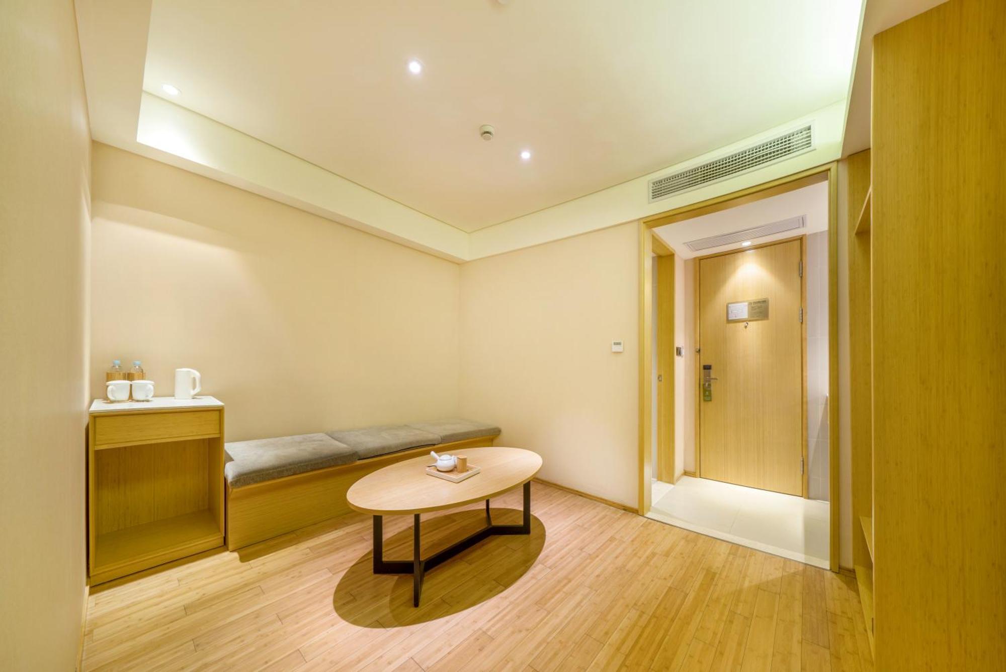 Four Seasons Kangqiao Xiupu Road Branch Hotel Shanghai