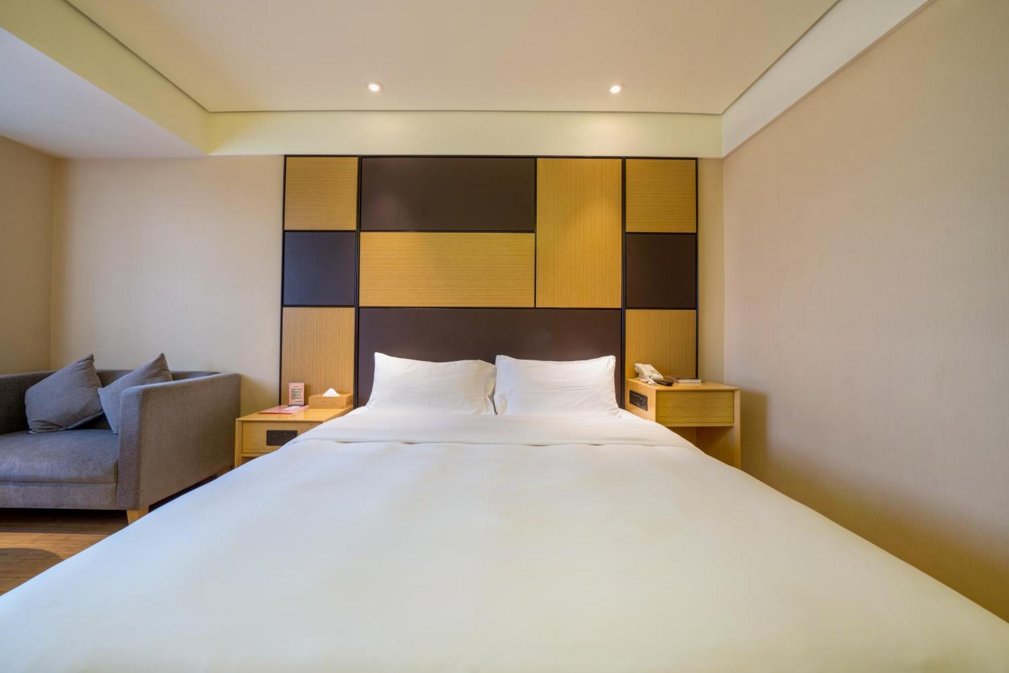 Hotel Four Seasons Kangqiao Xiupu Road Branch
